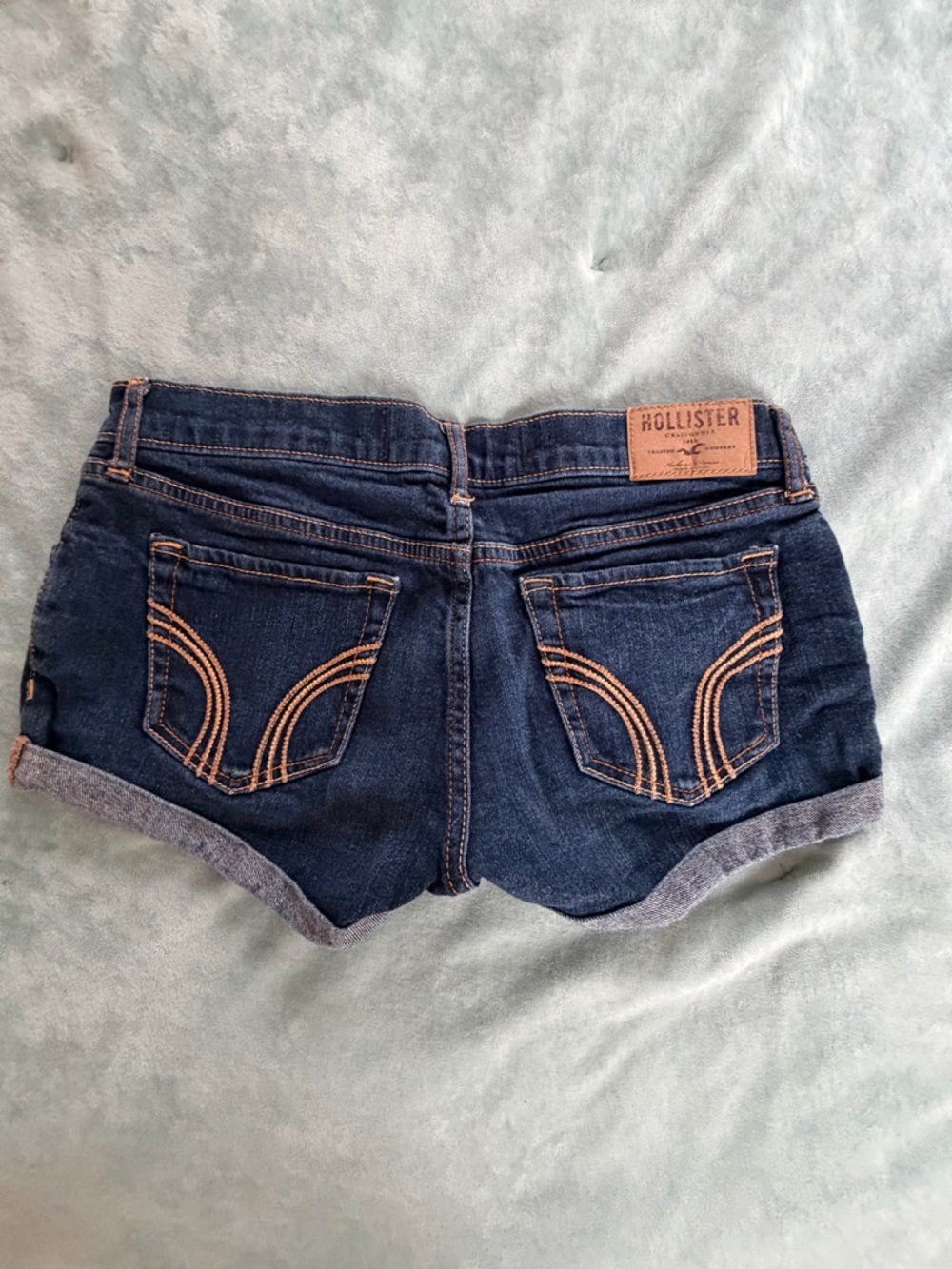 Hollister Dark Blue Denim Roll-Cuff Jean Shorts Size 0 / Waist 24 - Picture 5 of 6
